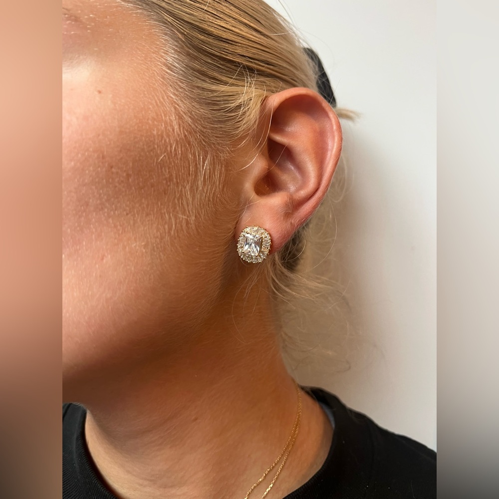Clip on earrings